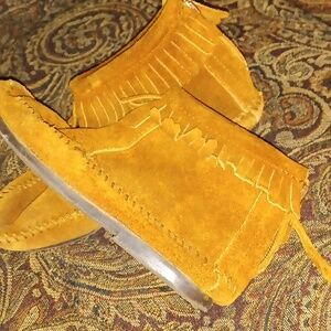 Girls Minnetonka booties